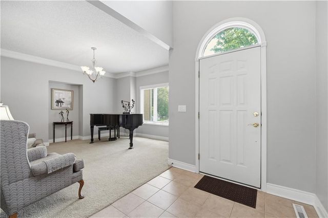 1019 SW Coachlight Court, Lee's Summit, MO 64081