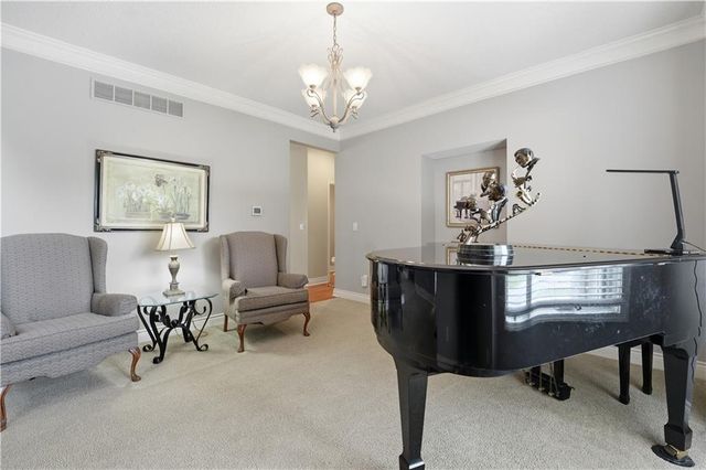 1019 SW Coachlight Court, Lee's Summit, MO 64081