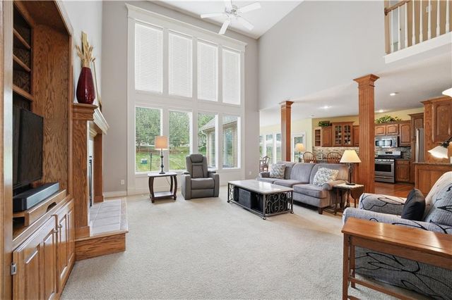 1019 SW Coachlight Court, Lee's Summit, MO 64081