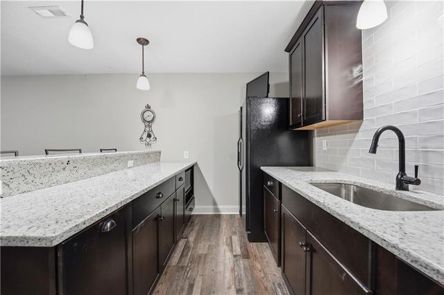 1019 SW Coachlight Court, Lee's Summit, MO 64081
