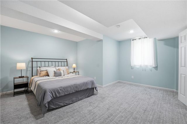 1019 SW Coachlight Court, Lee's Summit, MO 64081