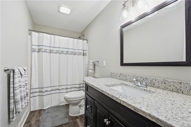 1019 SW Coachlight Court, Lee's Summit, MO 64081