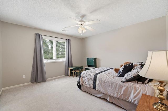 1019 SW Coachlight Court, Lee's Summit, MO 64081