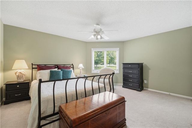 1019 SW Coachlight Court, Lee's Summit, MO 64081