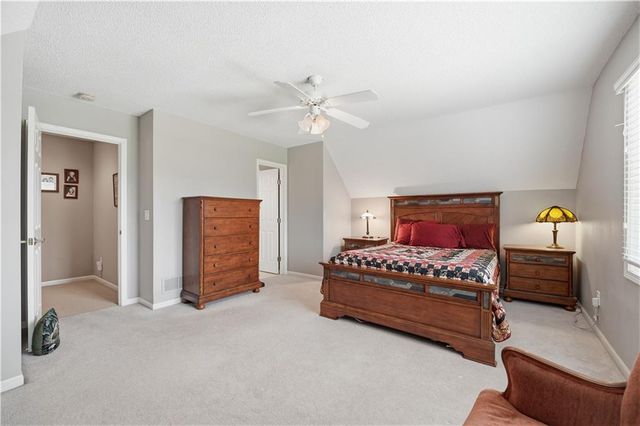 1019 SW Coachlight Court, Lee's Summit, MO 64081