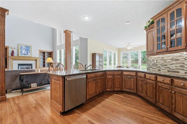 1019 SW Coachlight Court, Lee's Summit, MO 64081