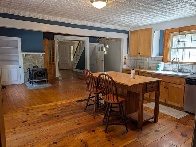 469 N State Street, Concord, NH 03301