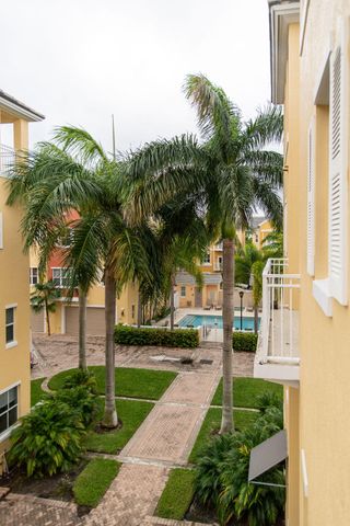 2326 VINTAGE Drive Bldg 13, Lighthouse Point, FL 33064
