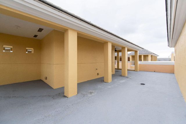 2326 VINTAGE Drive Bldg 13, Lighthouse Point, FL 33064