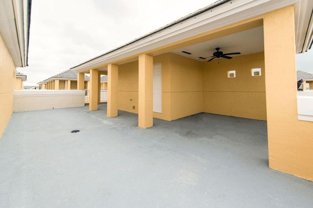 2326 VINTAGE Drive Bldg 13, Lighthouse Point, FL 33064