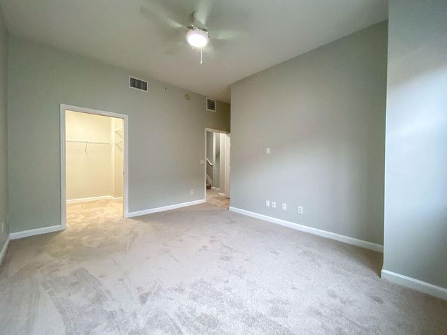 2326 VINTAGE Drive Bldg 13, Lighthouse Point, FL 33064