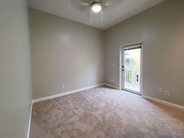 2326 VINTAGE Drive Bldg 13, Lighthouse Point, FL 33064