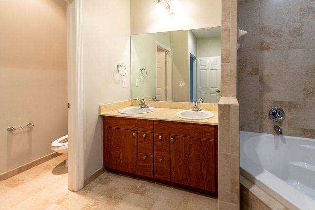 2326 VINTAGE Drive Bldg 13, Lighthouse Point, FL 33064