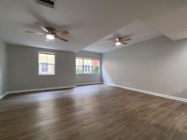 2326 VINTAGE Drive Bldg 13, Lighthouse Point, FL 33064