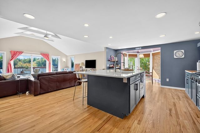 51 Metacomet St, Belchertown, MA 01007