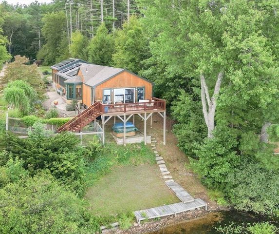 51 Metacomet St, Belchertown, MA 01007