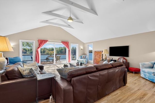 51 Metacomet St, Belchertown, MA 01007