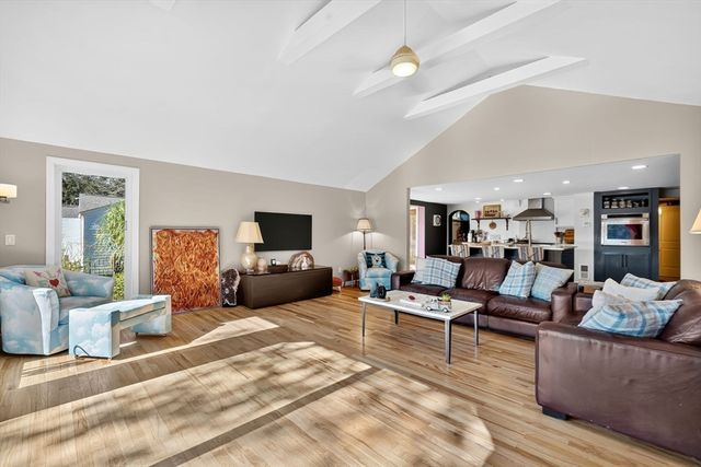 51 Metacomet St, Belchertown, MA 01007