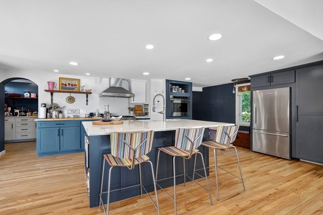 51 Metacomet St, Belchertown, MA 01007