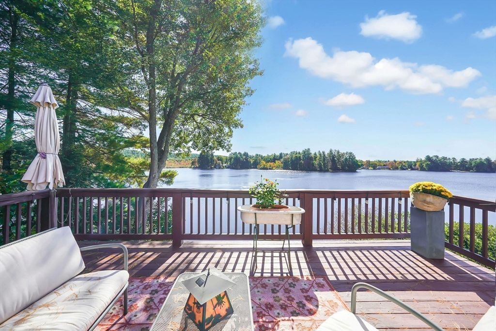 51 Metacomet St, Belchertown, MA 01007