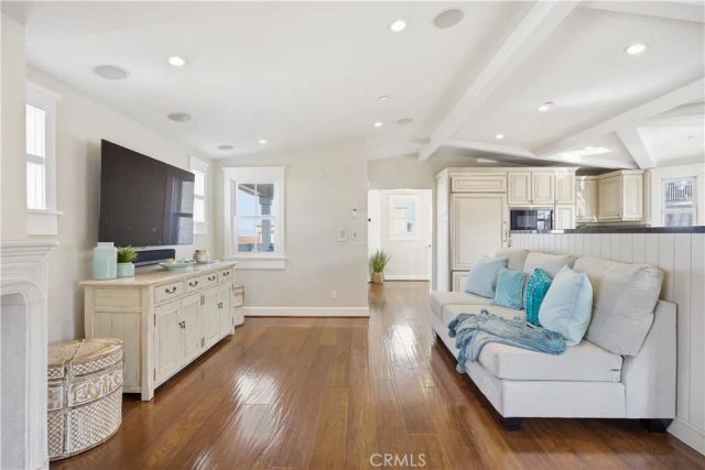 124 33rd, Manhattan Beach, CA 90266