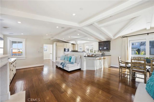 124 33rd, Manhattan Beach, CA 90266