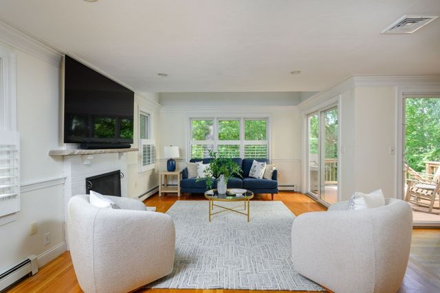 37 Ward St, Hingham, MA 02043
