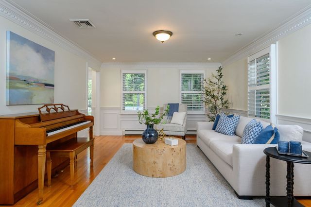 37 Ward St, Hingham, MA 02043