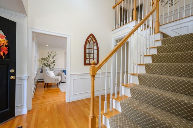 37 Ward St, Hingham, MA 02043