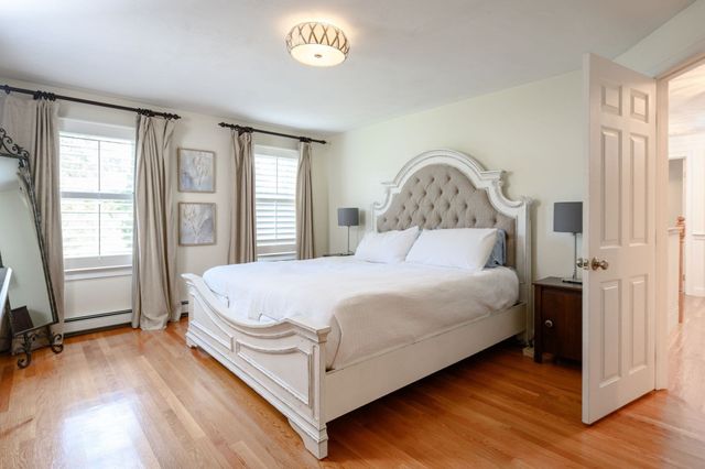 37 Ward St, Hingham, MA 02043