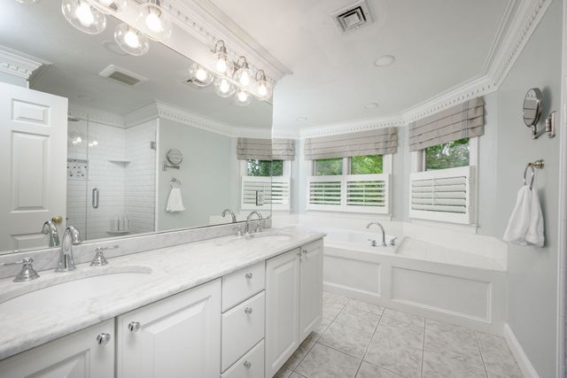 37 Ward St, Hingham, MA 02043