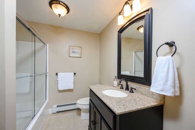 37 Ward St, Hingham, MA 02043