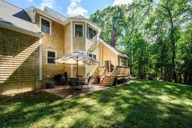 37 Ward St, Hingham, MA 02043