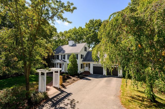 37 Ward St, Hingham, MA 02043