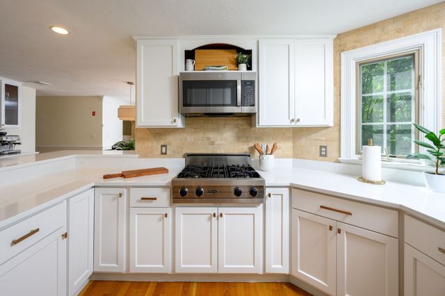 37 Ward St, Hingham, MA 02043