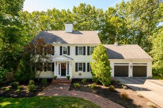 37 Ward St, Hingham, MA 02043