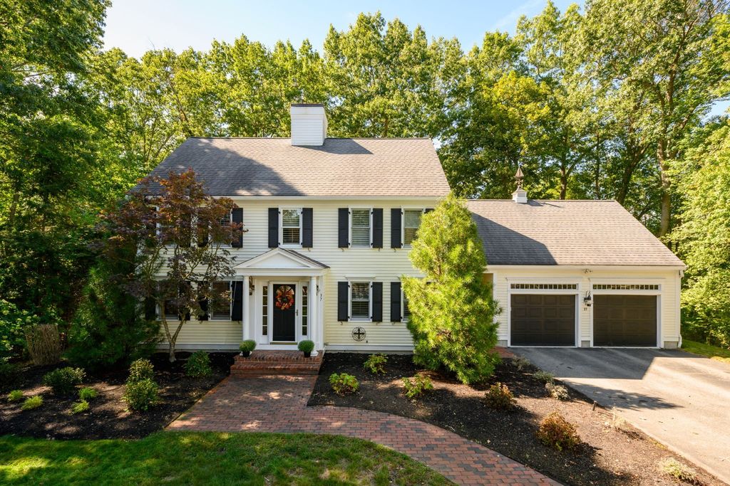 37 Ward St, Hingham, MA 02043