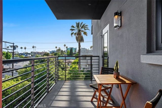 150 S Oak Knoll 202, Pasadena, CA 91101