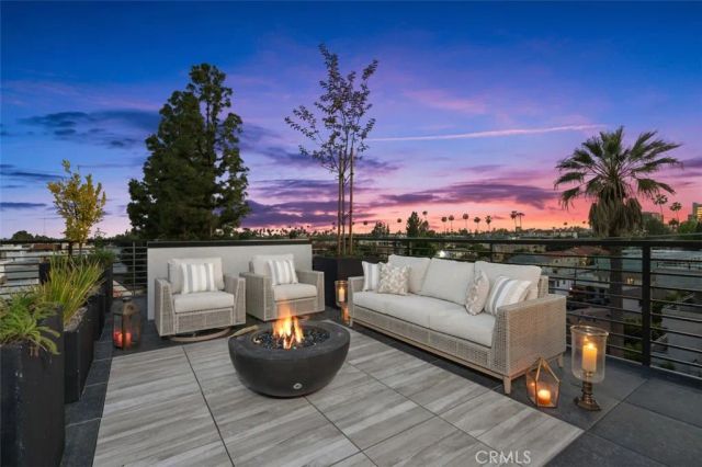150 S Oak Knoll 202, Pasadena, CA 91101