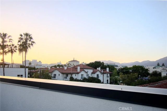 150 S Oak Knoll 202, Pasadena, CA 91101