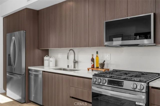 150 S Oak Knoll 202, Pasadena, CA 91101