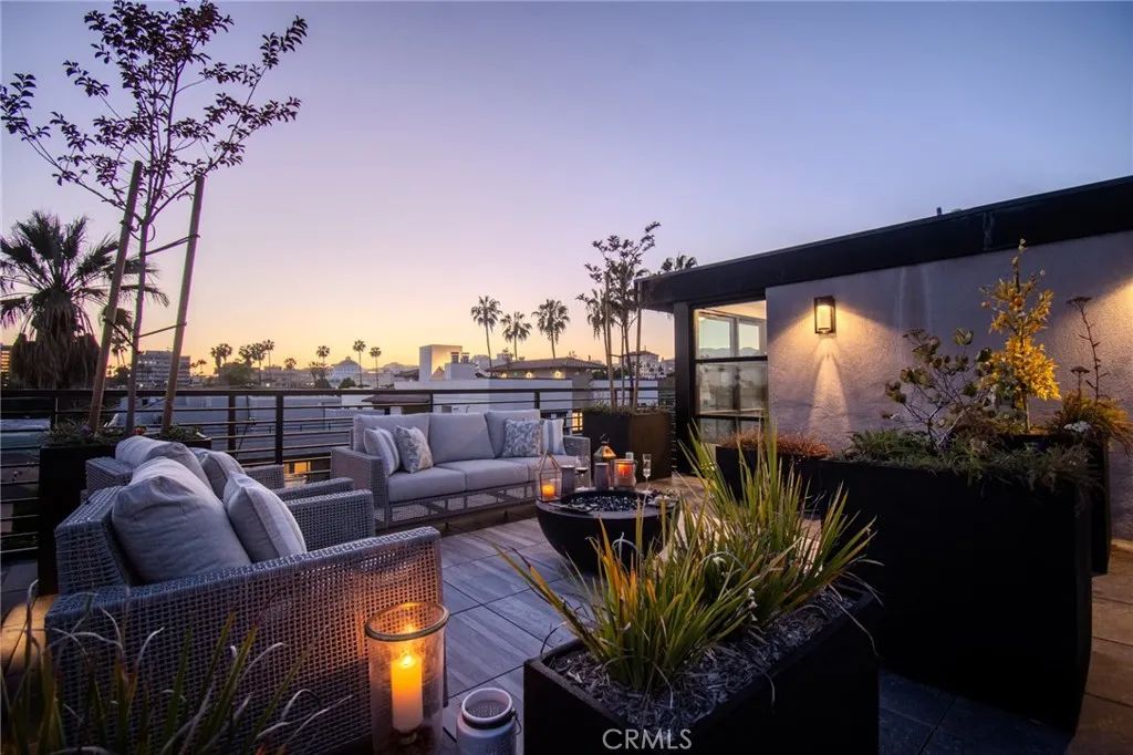 150 S Oak Knoll 202, Pasadena, CA 91101