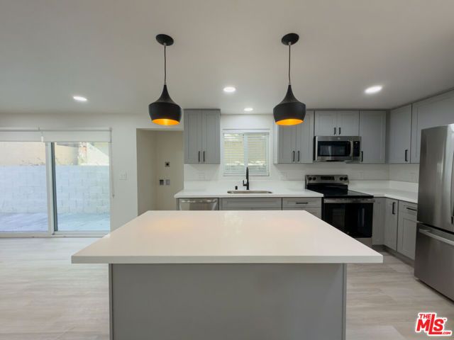 2757 Andreo 12, Torrance, CA 90501