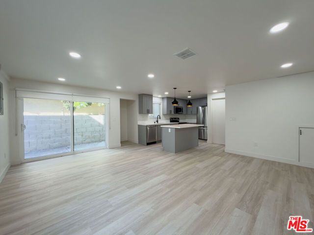 2757 Andreo 12, Torrance, CA 90501