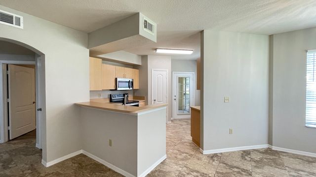 170 SW Peacock Blvd Apt 36-104 St, Port St Lucie, FL 34986