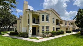 170 SW Peacock Blvd Apt 36-104 St, Port St Lucie, FL 34986