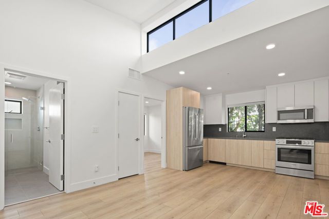2918 3rd Street 6, Santa Monica, CA 90405