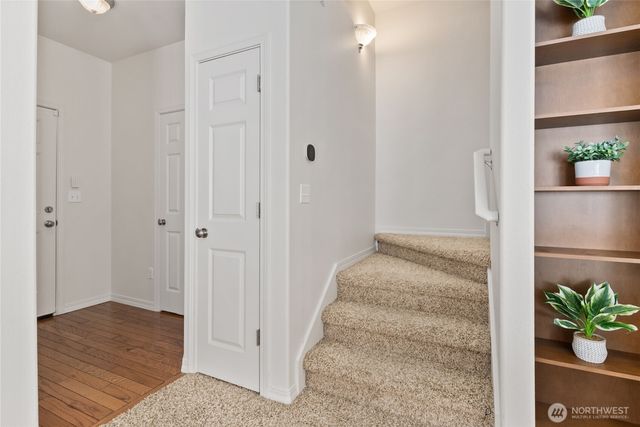 21900 SE 242nd Street #D2, Maple Valley, WA 98038