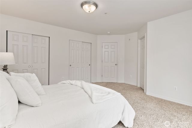 21900 SE 242nd Street #D2, Maple Valley, WA 98038
