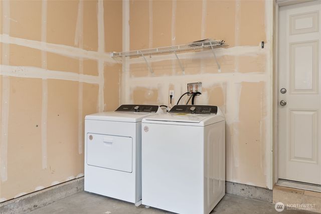 21900 SE 242nd Street #D2, Maple Valley, WA 98038